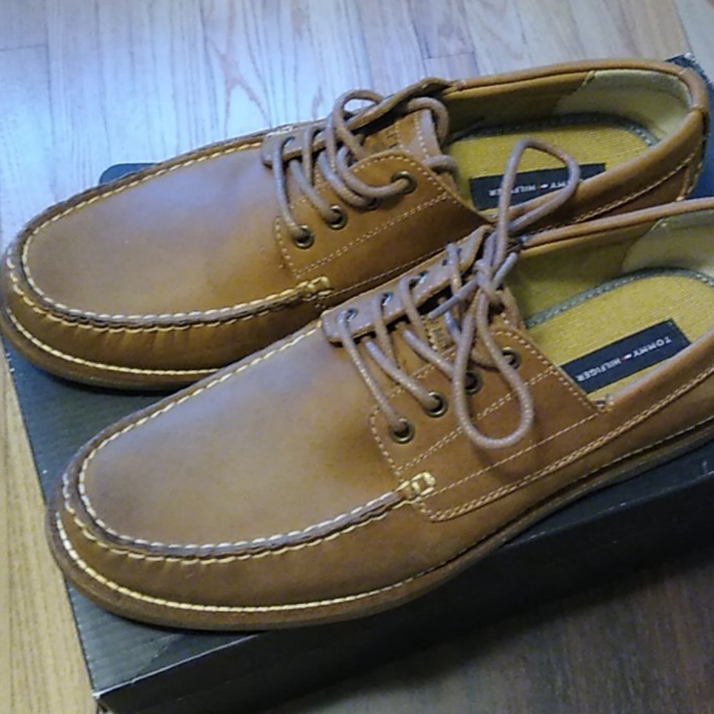 NEW Tommy Hilfiger Deck Shoes - Picture 4 of 4
